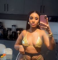 Aisha - puta in Dubai