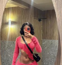 Isha - puta in Surat