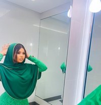 Aisha - escort in Muscat