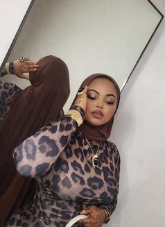 Aisha - escort in Muscat Photo 3 of 3