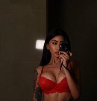 Aisha - puta in Manila Photo 1 of 9