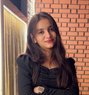 Aisha - puta in Pune Photo 1 of 2
