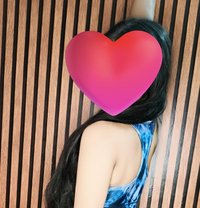 Aisha the best cam girl - escort in New Delhi