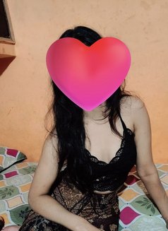 Aisha Is Back only cam show - puta in New Delhi Photo 13 of 14
