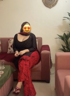Aisha Khan Anal Queen Cam or Realmeet - puta in New Delhi Photo 2 of 7
