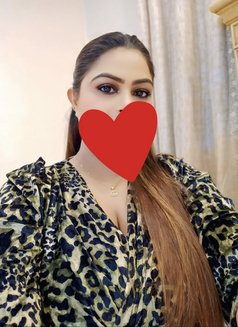 Jasmeet - escort in Noida Photo 2 of 3
