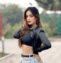 Aisha (Luxury model camshow) - adult performer in New Delhi