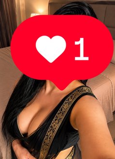 Aisha Rathore - escort in New Delhi Photo 5 of 8