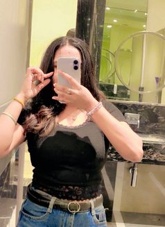 Aisha Real Meet & Com - puta in Pune Photo 3 of 6