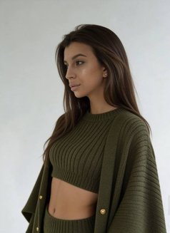 Aisha - escort in Belgrade Photo 1 of 17