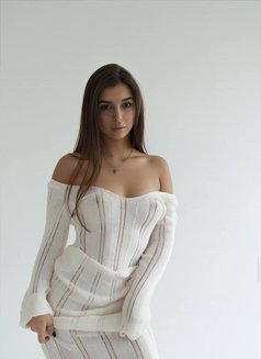 Aisha - escort in Belgrade Photo 3 of 17