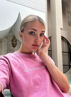 Aisha - escort in Dubai Photo 1 of 16