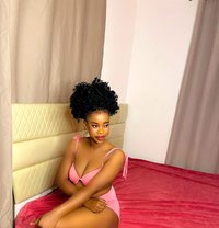 Aisha - escort in Muscat