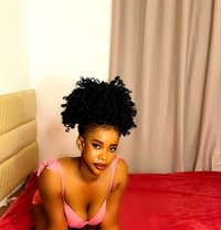 Aisha - escort in Muscat