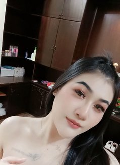 Aisha - puta in Al Manama Photo 1 of 3