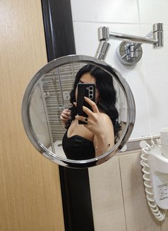 Aisha - escort in Al Manama Photo 3 of 3