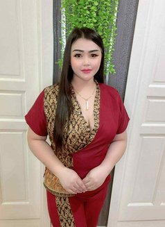 Aisha - escort in Riyadh Photo 2 of 14