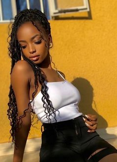 Aisha - puta in Riyadh Photo 1 of 2