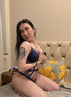 Aisha XXL - Transsexual escort in Dubai Photo 15 of 16