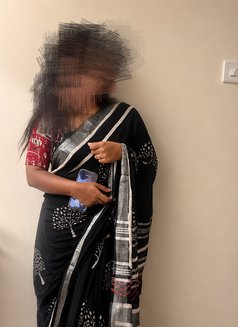 Aishu GFE independent Tamil Girl Dxb - puta in Dubai Photo 13 of 13