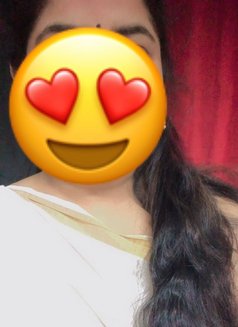 Aishu - escort in Dubai Photo 2 of 3