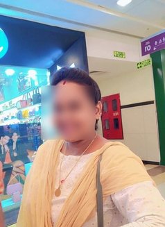 Nandhini Tamil Milf Independent GFE - puta in Dubai Photo 1 of 4