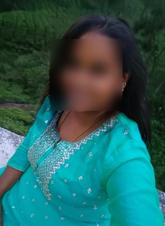 Nandhini Tamil Milf Independent GFE - puta in Dubai Photo 3 of 4