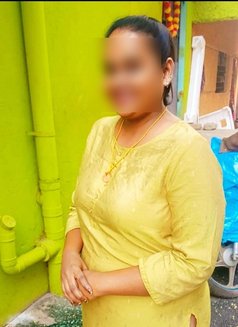 Nandhini Tamil Milf Independent GFE - puta in Dubai Photo 4 of 4