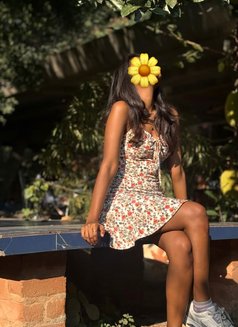 Aishu vip costume/A loving hour with me - puta in Colombo Photo 2 of 11