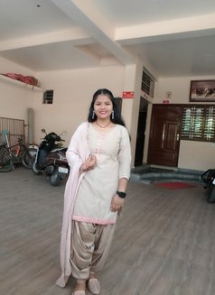 Aishwarya Meet or Cam - adult performer in Chennai Photo 1 of 1