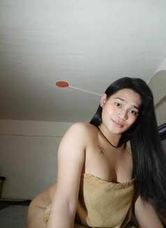 Cheelsea - Transsexual escort in Manila Photo 6 of 7