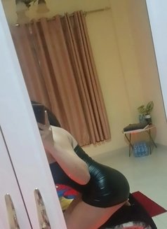 Aiwarin Massage Vip Both Service - Acompañantes transexual in Muscat Photo 9 of 18