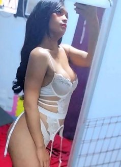 Aiyah - Acompañantes transexual in Manila Photo 4 of 5