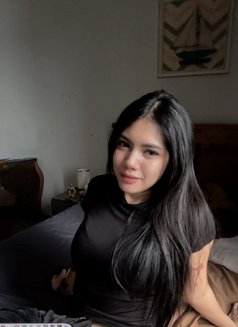 Ajay - puta in Manila Photo 4 of 6