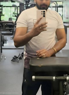 Ajay - Intérprete masculino de adultos in Coimbatore Photo 1 of 3
