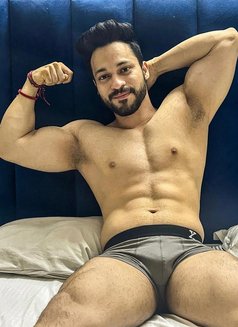 001aji - Male escort in New Delhi Photo 2 of 4