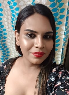Akshitha Honeyy - Acompañantes transexual in Chennai Photo 3 of 3