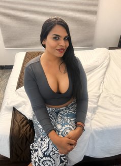 Ajitha - Acompañantes transexual in Hyderabad Photo 5 of 9