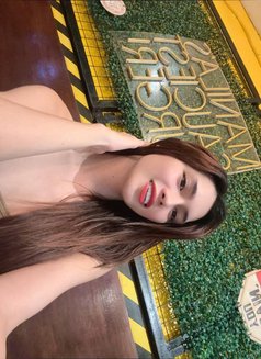 Ajmendez111 - Transsexual escort in Manila Photo 1 of 8