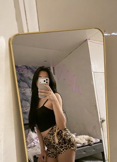 Ajmendez111 - Transsexual escort in Manila Photo 3 of 8