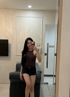 Ajmendez111 - Transsexual escort in Manila Photo 6 of 8