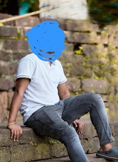 Ajrun - Intérprete masculino de adultos in Kochi Photo 1 of 1