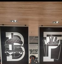 Ak Delhi - Acompañantes masculino in New Delhi