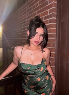 Akanksha Escort - escort in Kochi Photo 1 of 2