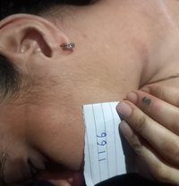 Akanksha together Kiss! - puta in Mumbai