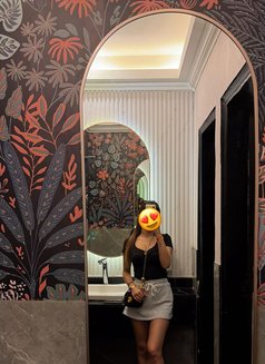 Akansha - escort in Pune Photo 1 of 8