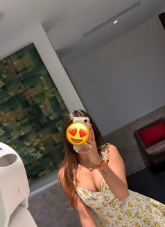 Akansha - escort in Pune Photo 4 of 8