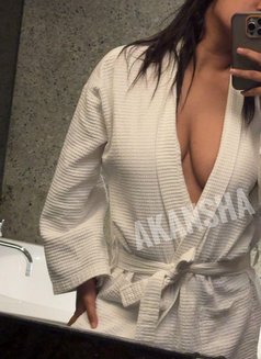 Akansha - escort in New Delhi Photo 6 of 6
