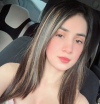 Akansha Indian - puta in Al Manama Photo 1 of 3