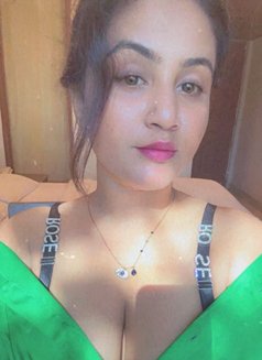 Akansha Indian Model - puta in Abu Dhabi Photo 7 of 7